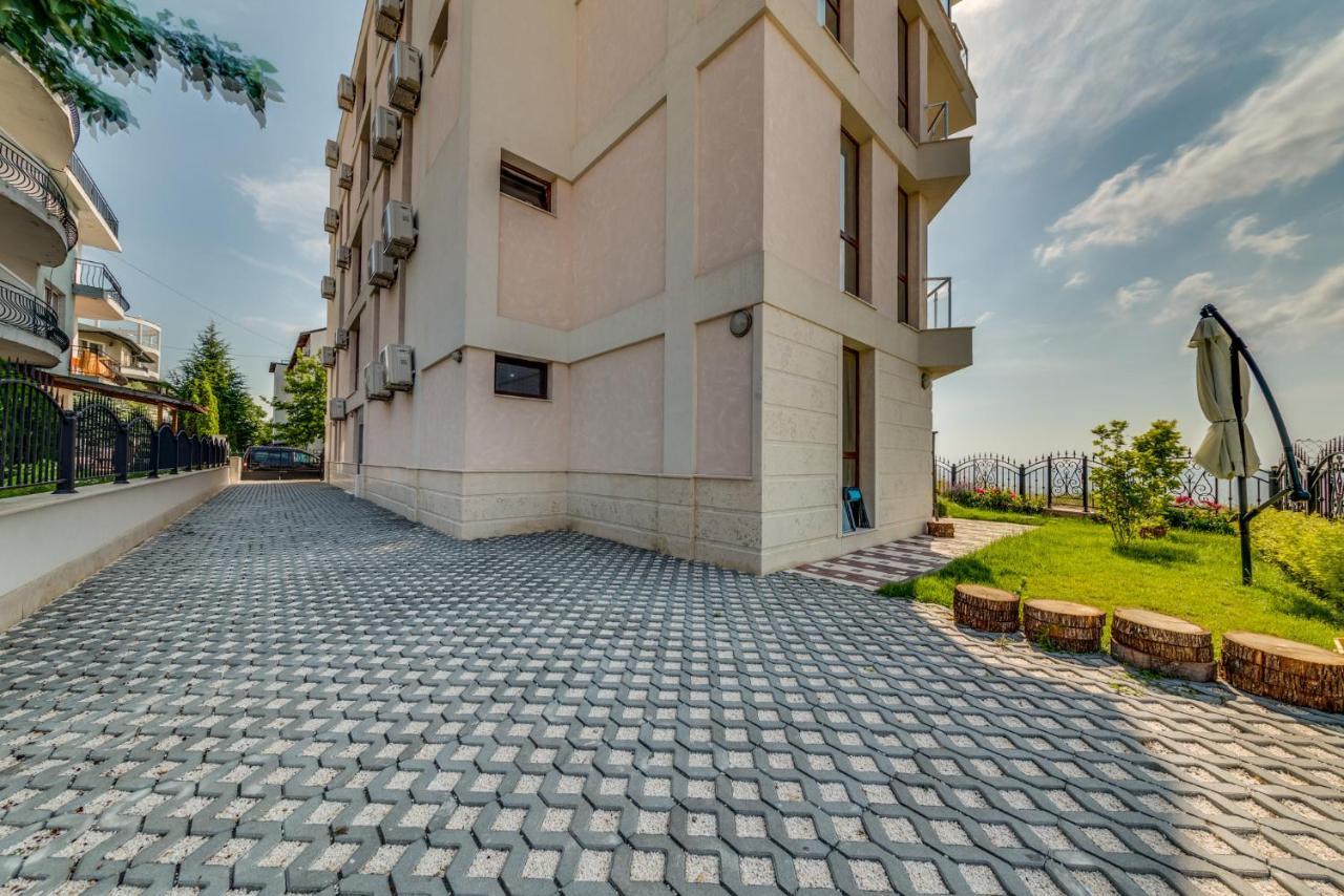 رافدا Apartcomplex Golden Bay المظهر الخارجي الصورة