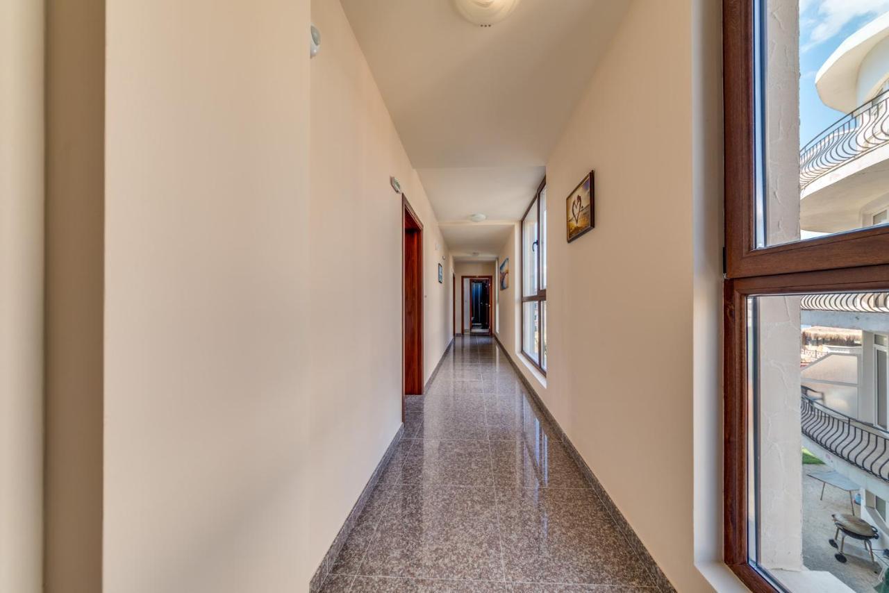 رافدا Apartcomplex Golden Bay المظهر الخارجي الصورة