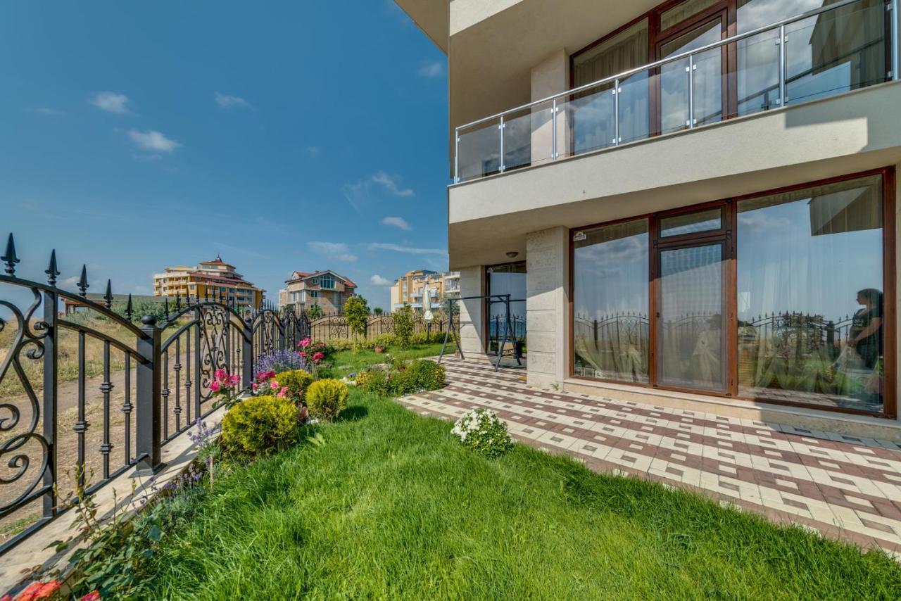 رافدا Apartcomplex Golden Bay المظهر الخارجي الصورة