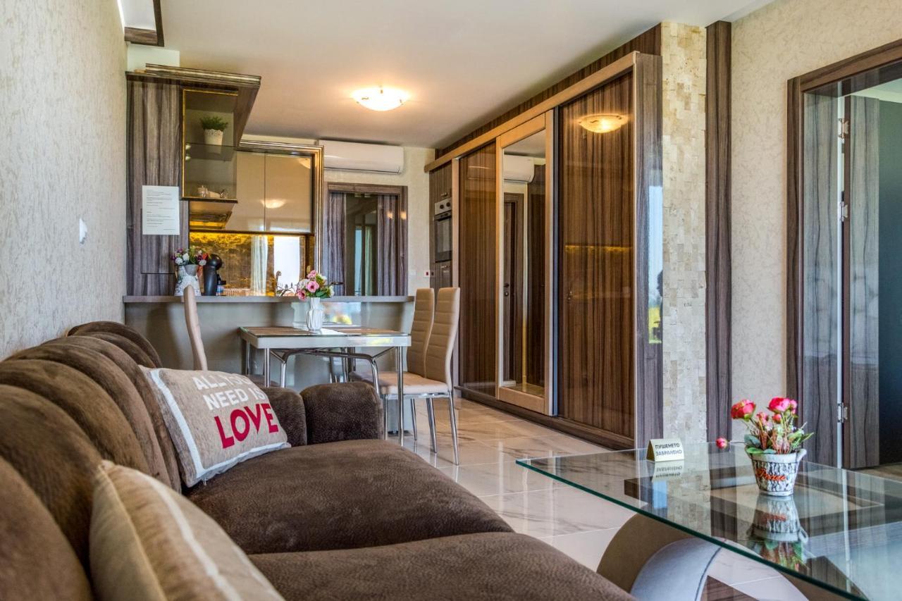 رافدا Apartcomplex Golden Bay المظهر الخارجي الصورة