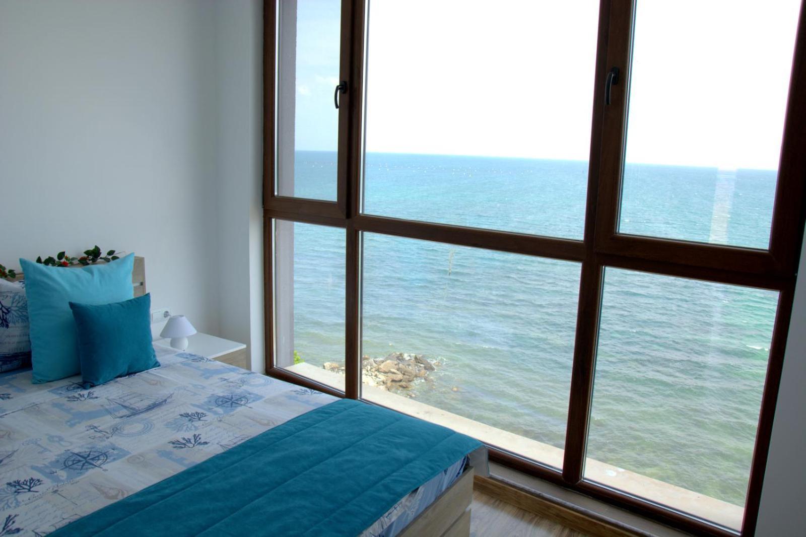 رافدا Apartcomplex Golden Bay الغرفة الصورة